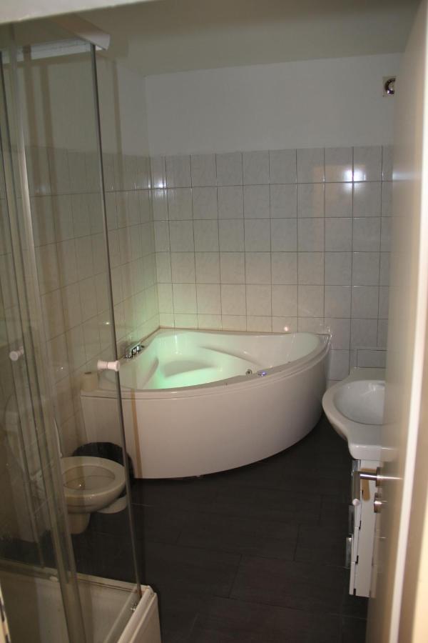 Stay2Night City Center Hostel Цюрих Екстер'єр фото