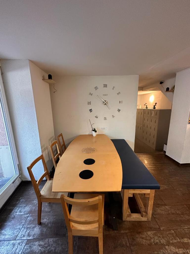Stay2Night City Center Hostel Цюрих Екстер'єр фото
